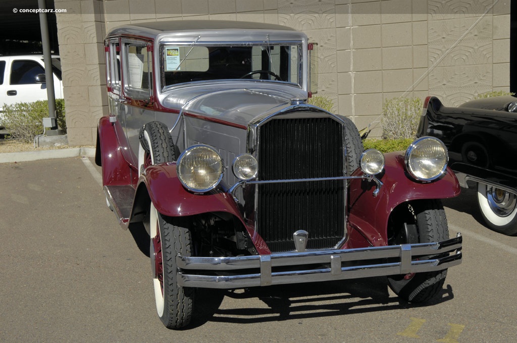 1930 Pierce-Arrow Model B background image